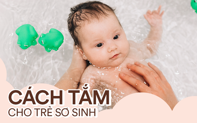Cách tắm cho bé sơ sinh đúng cách: Hướng dẫn chi tiết từng bước 9 Cách tắm cho bé sơ sinh đúng cách: Hướng dẫn chi tiết từng bước