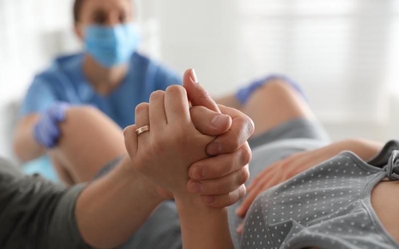 Dấu hiệu chuyển dạ sinh con so khác con rạ: Mẹ bầu phân biệt thế nào?