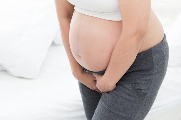 Mẹ bầu cần làm gì khi nhận biết dấu hiệu chuyển dạ