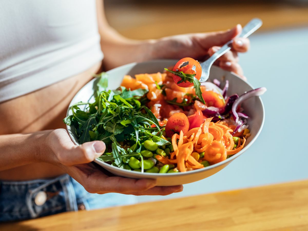 Postpartum Weight Loss Made Easy: Incorporating These 5 Fruits