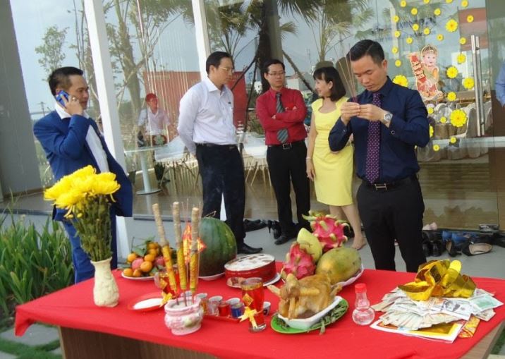 Xin gia tiên phù hộ cho con gặp nhiều may mắn trong kinh doanh