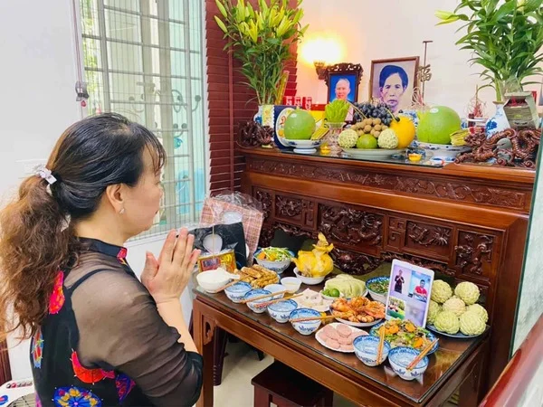 Xin gia tiên phù hộ cho ngày giỗ tổ tiên