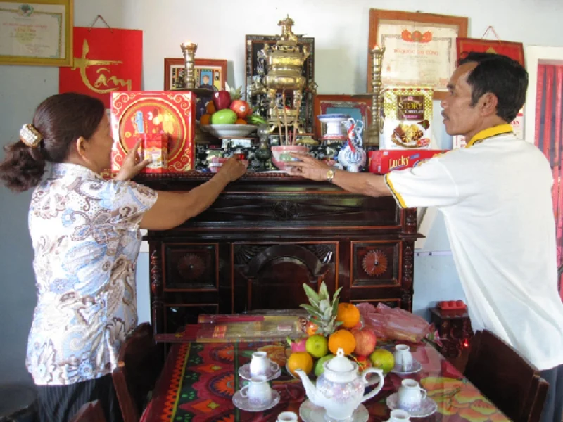 Bài khấn: Xin gia tiên phù hộ cho người đi xa được bình an trở về 7 Xin gia tiên phù hộ cho người đi xa được bình an trở về
