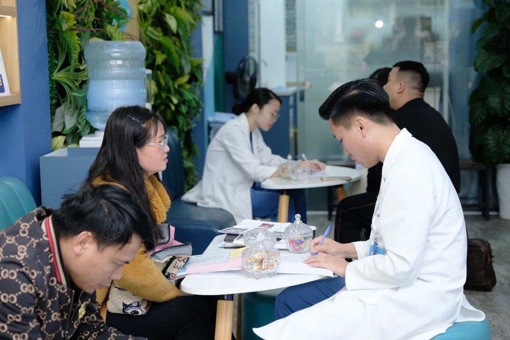 Khám tiền hôn nhân có cần cả hai người cùng đi không